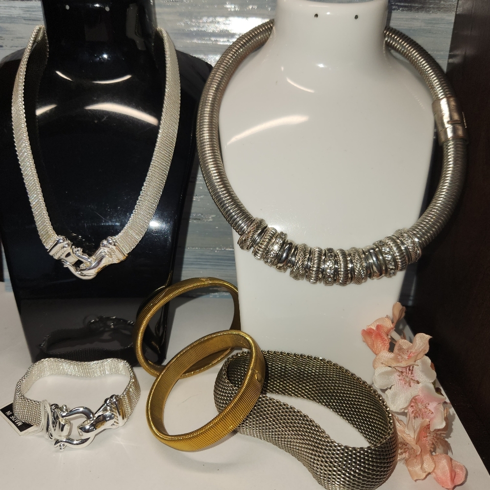 #1 VINTAGE LOT SILVER AND GOLD TONE MESH BRACELETS & NECKLACE. 